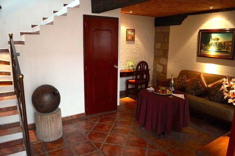 Hotel Meson De Los Remedios Morelia Exterior photo