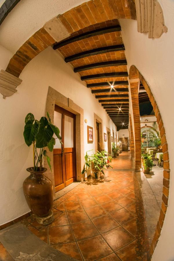 Hotel Meson De Los Remedios Morelia Exterior photo